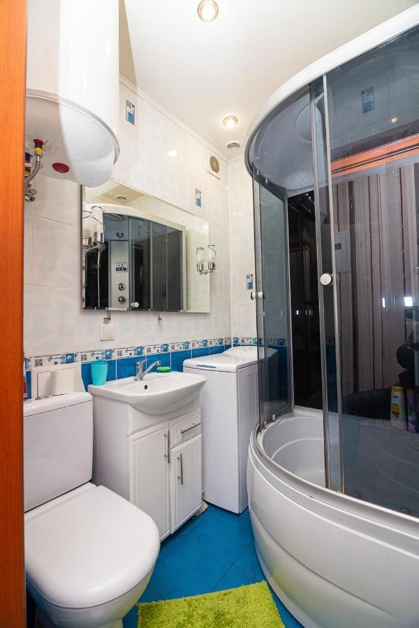 Comfortable Apartments On Hrushevskogo Street Near 16 City Hospital ドニプロペトロウシク エクステリア 写真